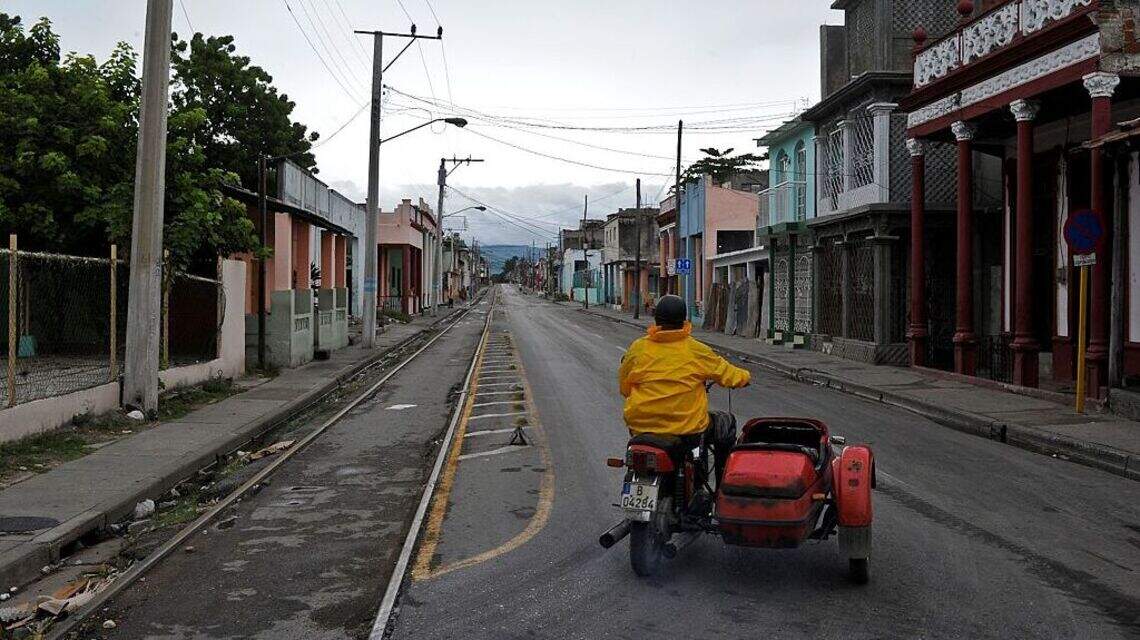 Cuando más se necesitaban: una tormenta derriba paneles solares en Cuba en medio de los apagones