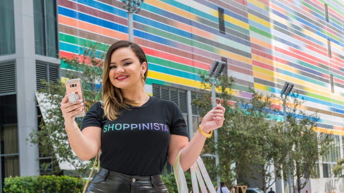 Stephanie Li, La Shoppinista, es una de las influencers más conocidas de Miami, que recomienda cómo hacer compras inteligentes y crear un negocio en internet.