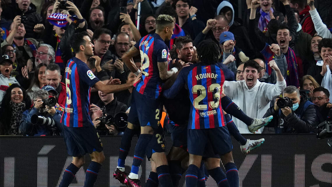 Barcelona derrota al Real Madrid y casi asegura la liga | El Nuevo Herald