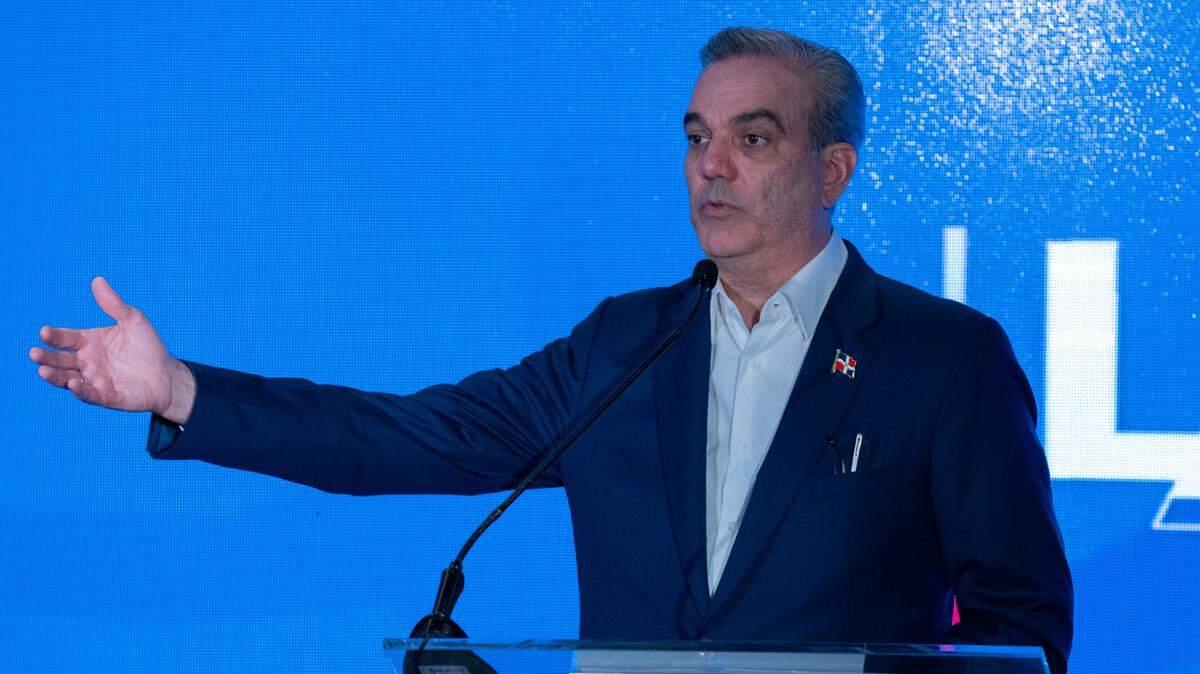 Foto de archivo. En estos casi cuatro años de gestión, el reelecto presidente de República Dominicana Luis Abinader ha mantenido una aprobación cercana al 70 %.