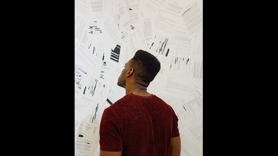 Uno de los trabajos de su serie ‘Datagram’ en esta muestra​ es un estudio llamado ‘No Fly Security’.