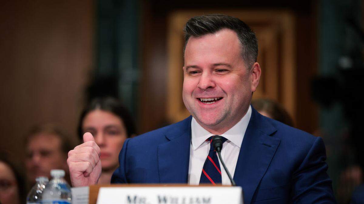 William Pulte, nominado para el cargo de Director de la Agencia Federal de Financiamiento de la Vivienda, testifica en una audiencia del Comité Bancario del Senado el 27 de febrero de 2025, en el Edificio del Senado Dirksen en Washington, DC.