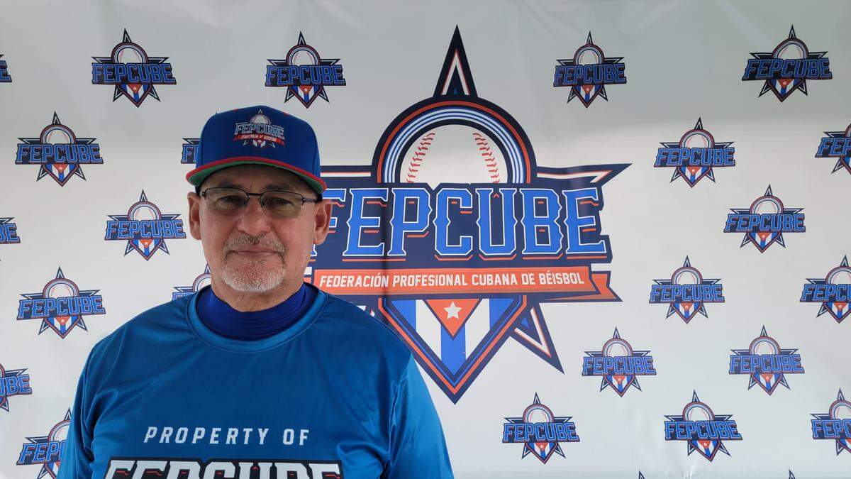 Euclides Rojas pasará a la historia como el coach de banco del primer equipo de peloteros cubanos libres.