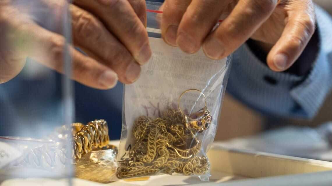 El oro supera los $3,000 por primera vez en su historia