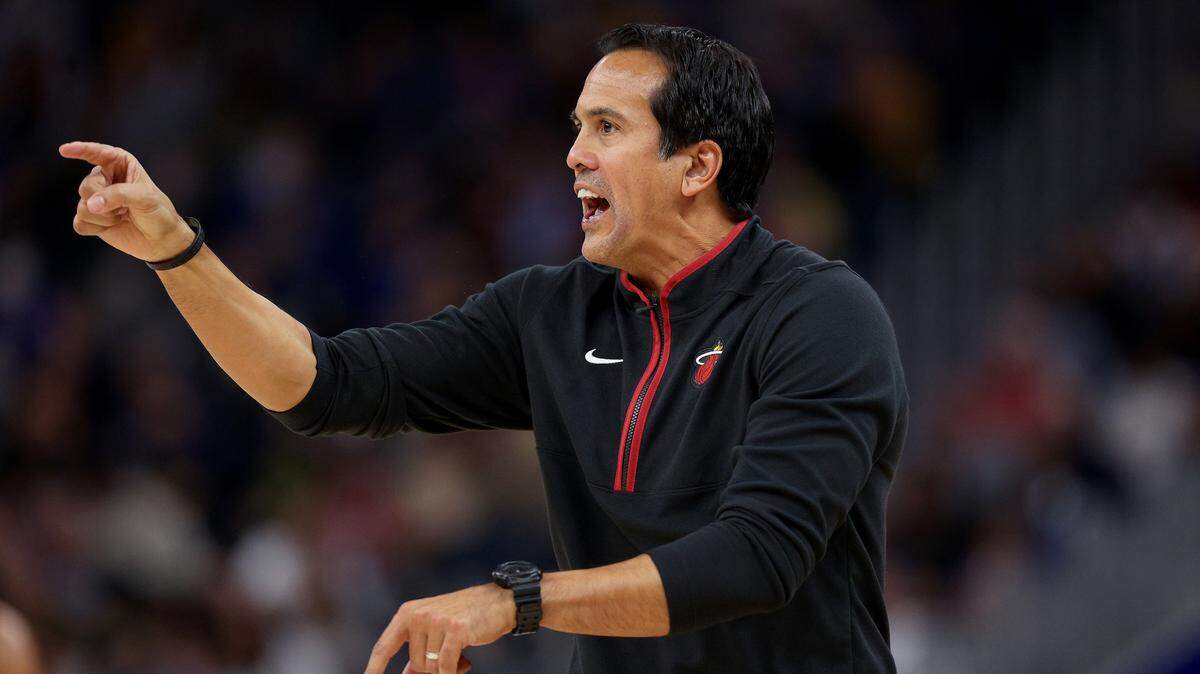 Luego de la derrota del sábado ante los Kings en Sacramento, el entrenador del Heat, Erik Spoelstra, dejó claro que es importante que los jugadores estén más conectados en ambos extremos de la cancha.