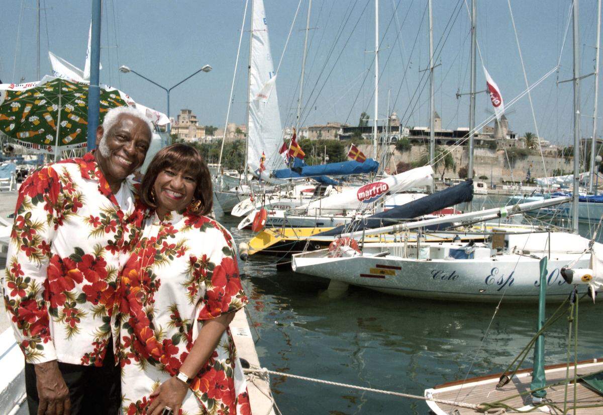 La cantante cubana Celia Cruz y su marido, Pedro Knight, durante su visita al Club Naútico de Palma de Mallorca. 