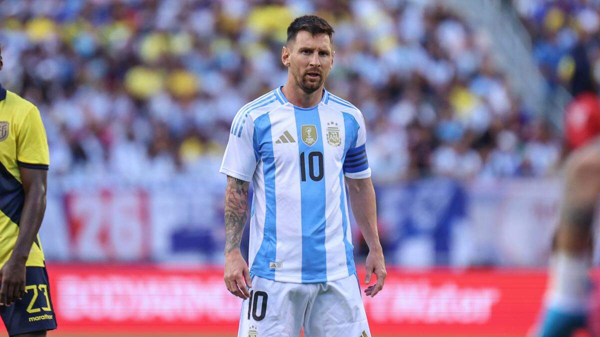 Lionel Messi aseguró que Argentina es la gran favorita para ganar la Copa América, pero que espera que el torneo sea muy igualado por la calidad de las selecciones participantes.