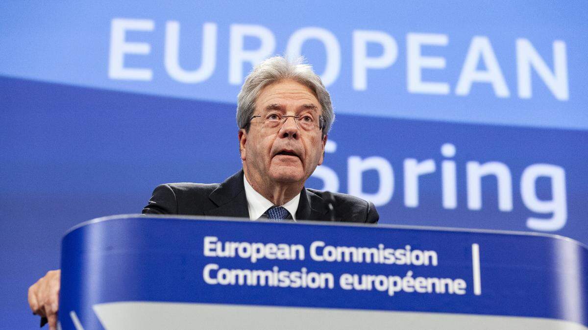 El comisario europeo de Economía, Paolo Gentiloni, ofrece una conferencia de prensa el 19 de junio de 2024, en Bruselas. Gentiloni ha advertido que la escalada del conflicto en el Medio Oriente va a tener un impacto considerable en la economía del continente.