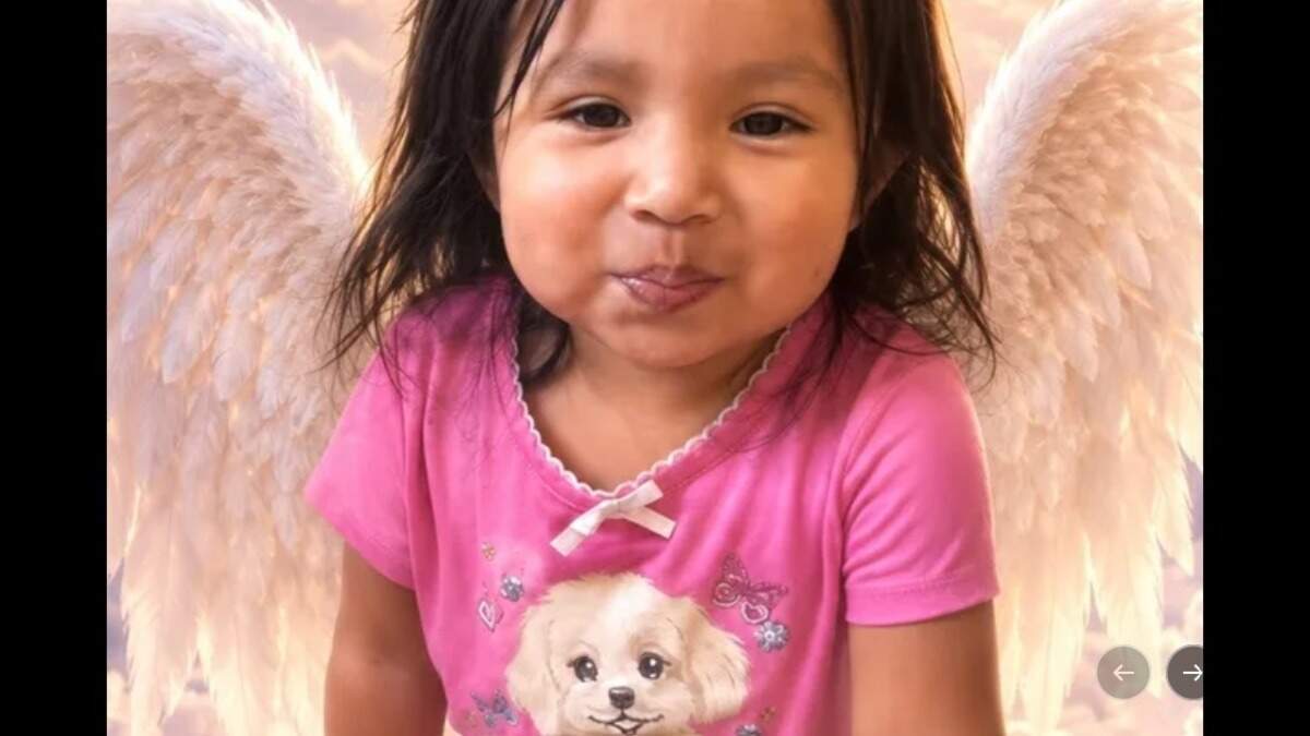 Brittany Nicolle Láinez López aparece en una imagen publicada en una página de GoFundMe creada para recaudar fondos destinados a cubrir sus gastos funerarios. La niña murió el domingo 5 de julio de 2026 después de ser dejada dentro de un vehículo que alcanzó altas temperaturas en Hallandale Beach. GoFundMe