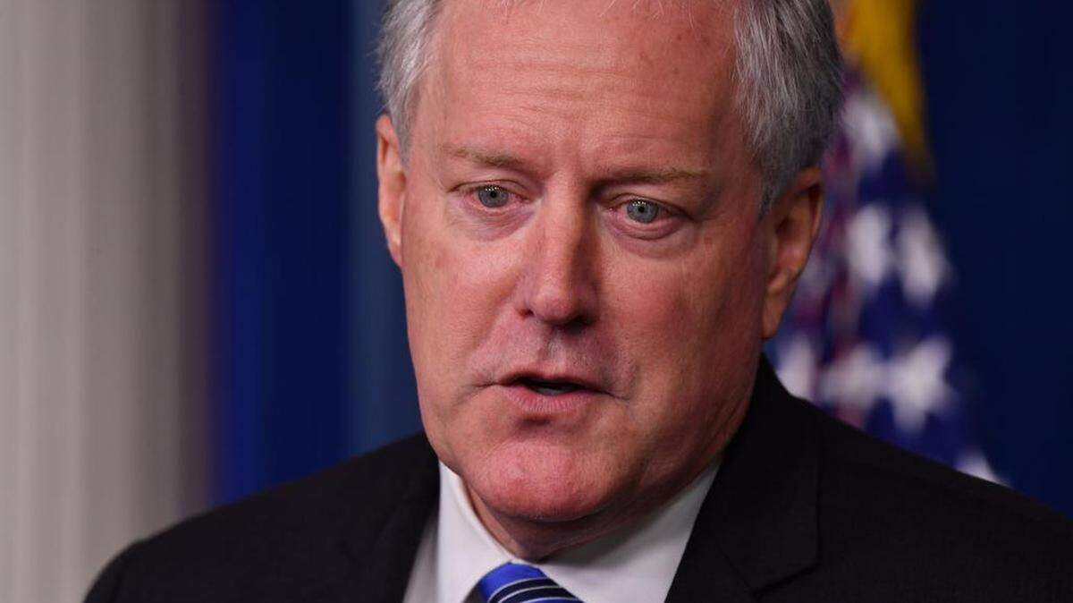 En esta foto de archivo, el jefe de gabinete de la Casa Blanca, Mark Meadows, habla durante una conferencia de prensa en la sala de conferencias de prensa James S. Brady en la Casa Blanca, en Washington, DC, el 31 de julio de 2020.