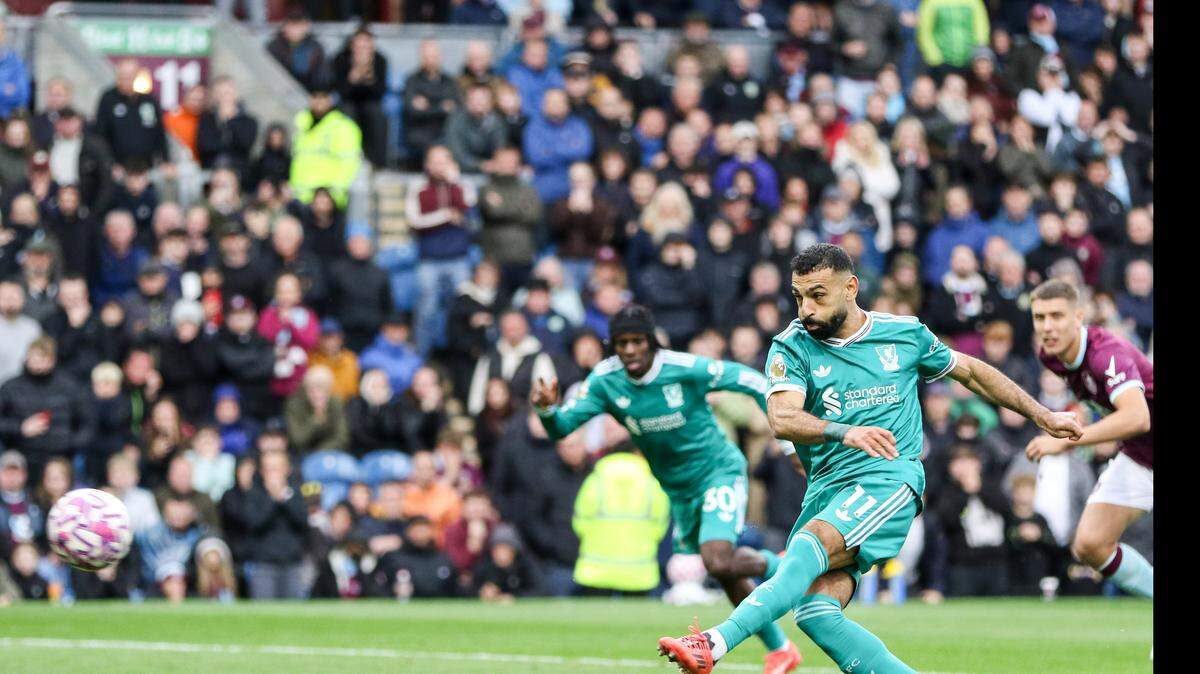 Con un gol de penal de Mohamed Salah, el Liverpool venció el domingo 1-0 al recién ascendido Burnley y mantuvo su pleno de victorias en la cuarta jornada de la Premier League.