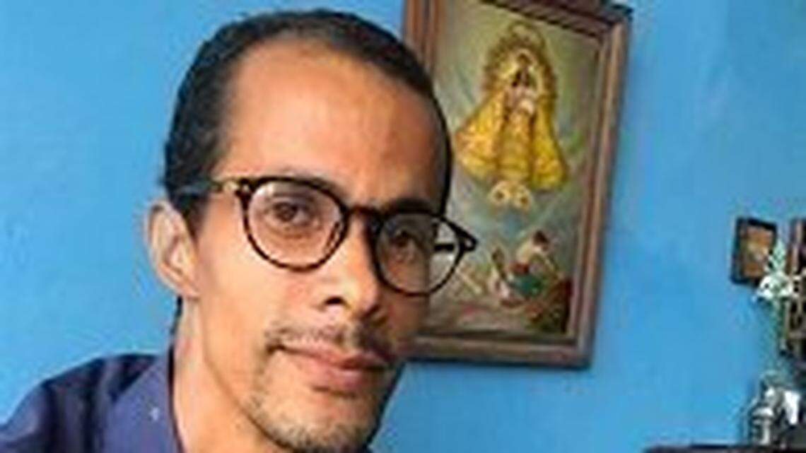 El cineasta cubano de series de dibujos animados Víctor Alfonso Cedeño .