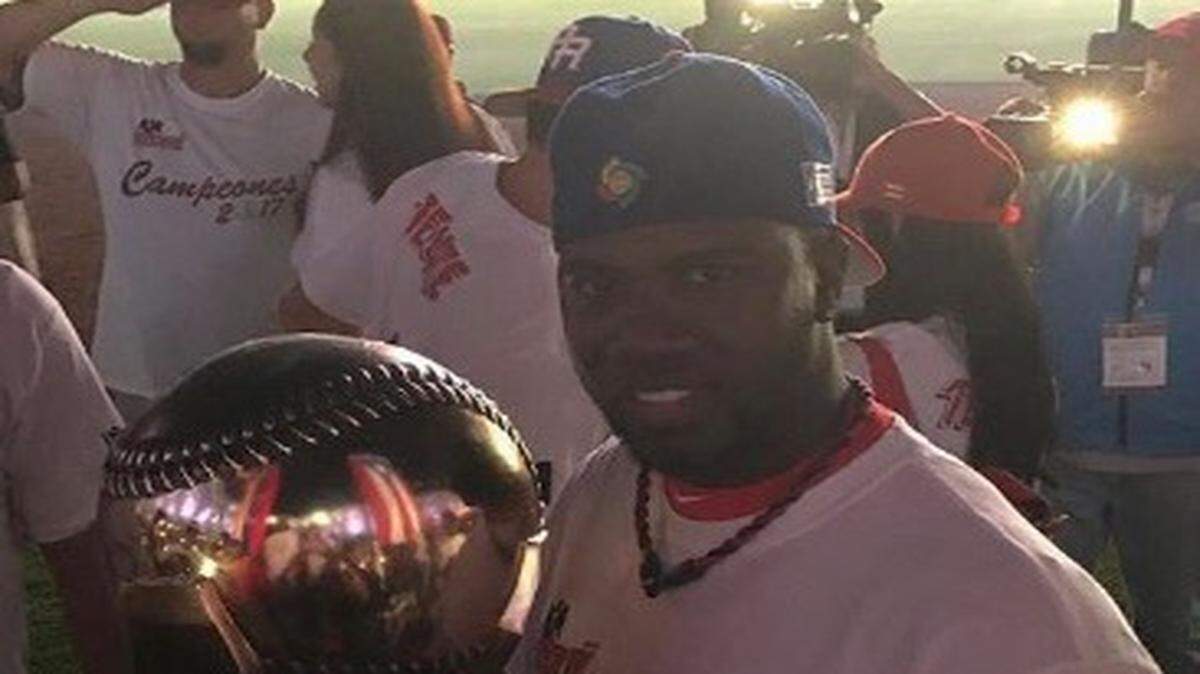 El jardinero cubano Rusney Castillo, quien juega en las Mayores con los Medias Rojas de Boston, dijo que desde que vivía en Cuba soñaba con un día ganar la Serie del Caribe y ahora logró el sueño.