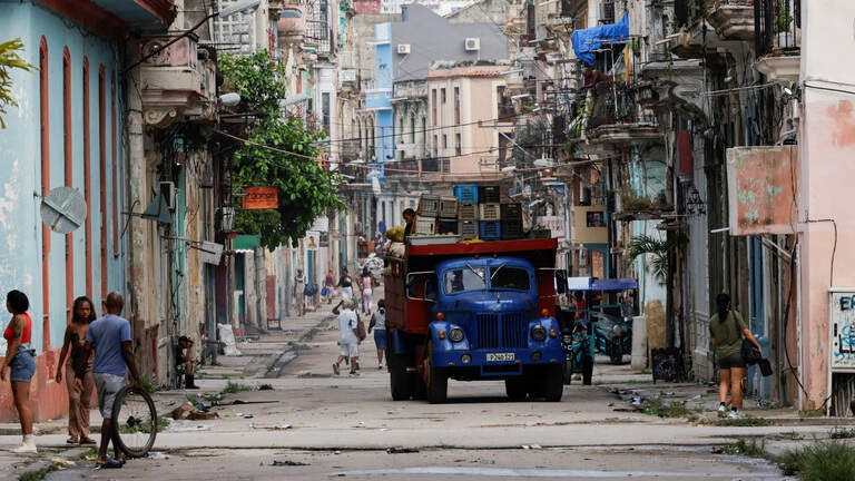 Cuba planea decomisar camiones que usan aceite dieléctrico como combustible