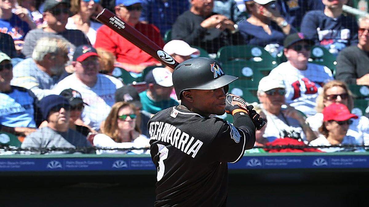 Los Marlins tomaron un martillo y clavaron el cartel a la entrada del clubhouse. "Se vende'', era la lectura virtual desde que se confirmara el canje de Adeiny Hechavarría a los Rays a cambio de dos prospectos de poca monta, que ni siquiera están entre los 30 mejores de la franquicia.