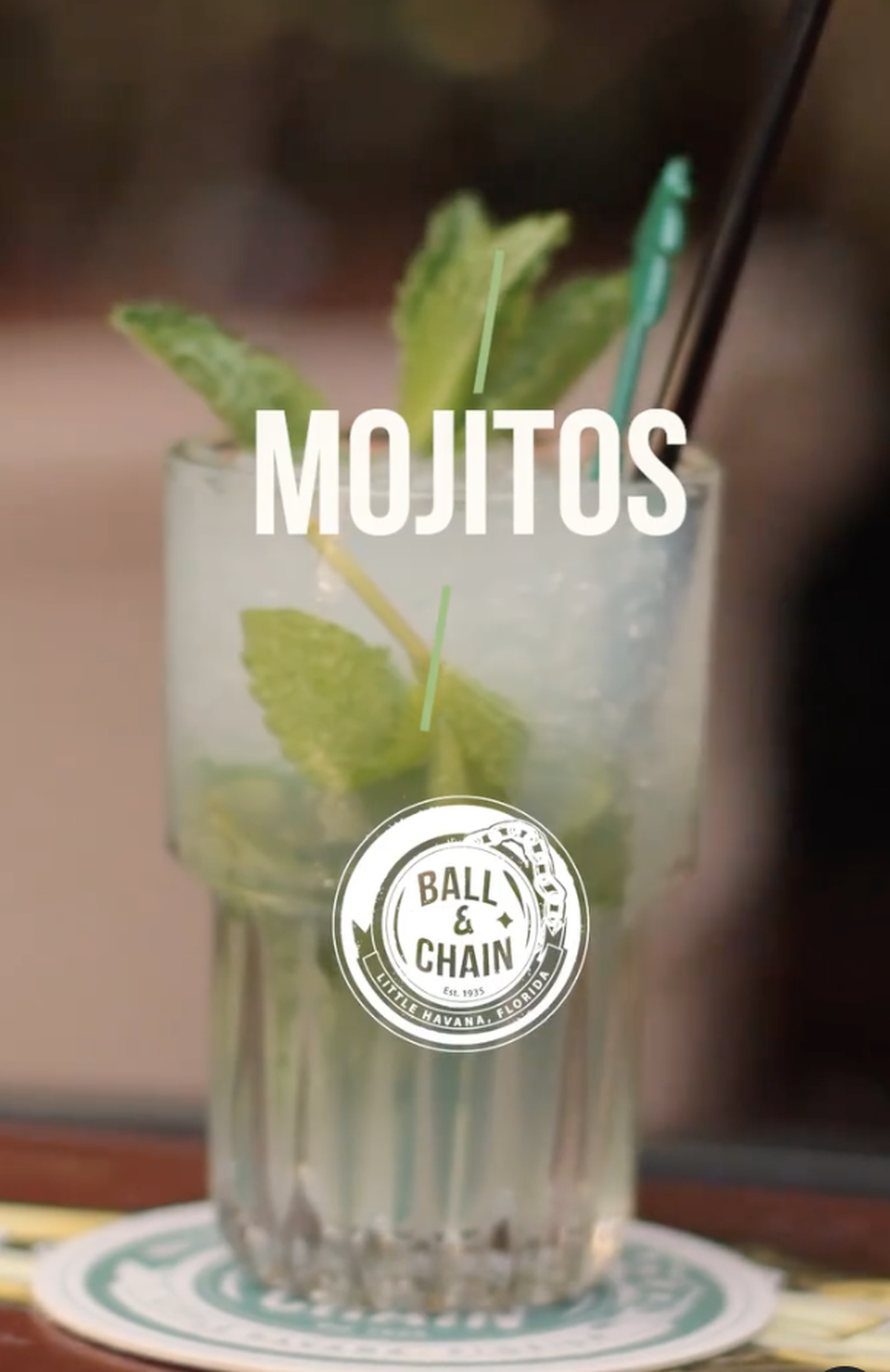 Hecho con ron Bacardí, jugo de lima, azúcar y ramitas de menta, es uno de los mejores.