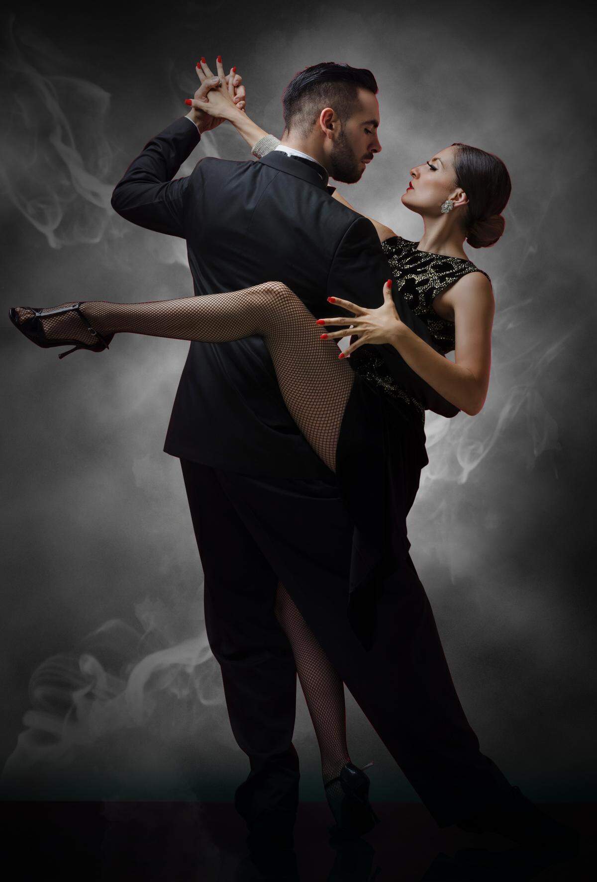 'I Am Tango / Soy Tango' es un grupo de bailarines de tango de Argentina y Uruguay que contarán la historia de ese género, con Nair y Juan Pablo.