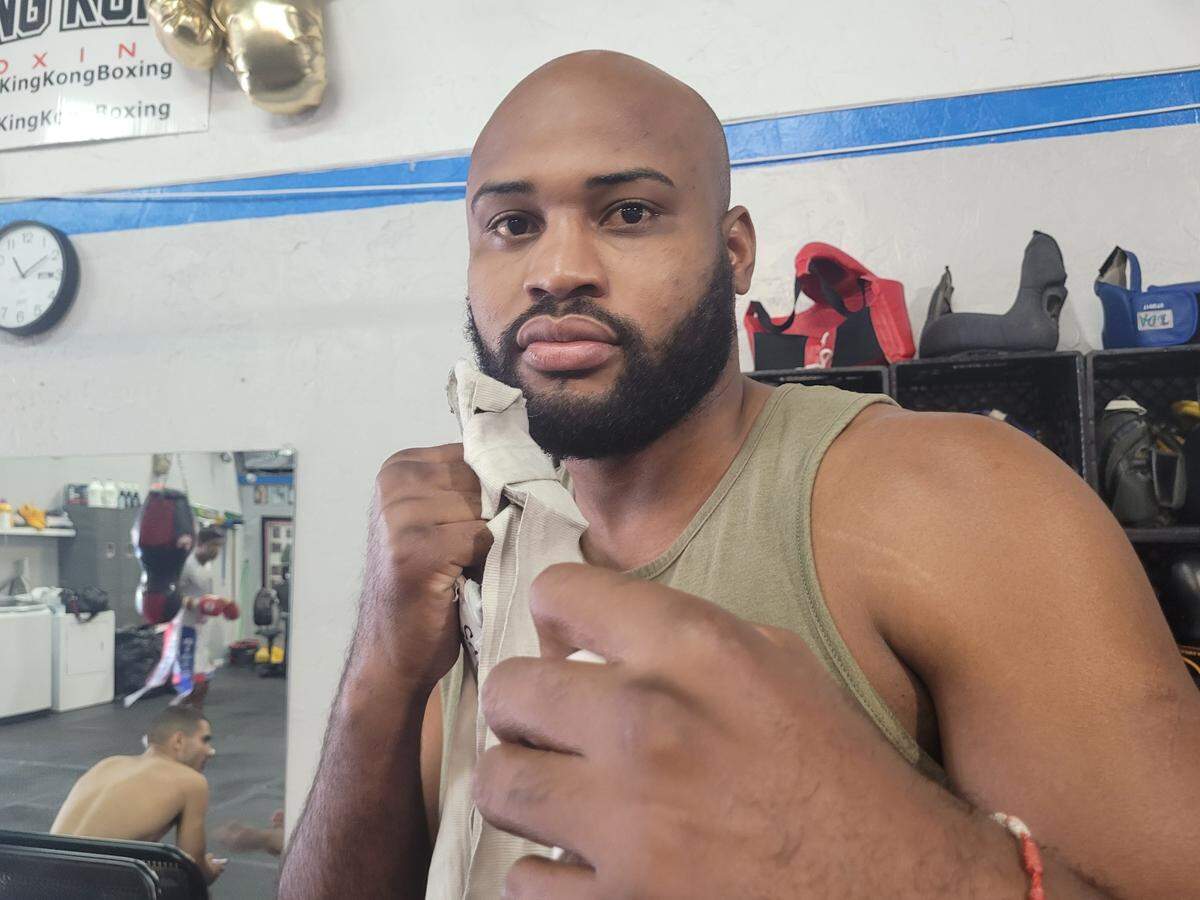 Ricardo Luis Agüero Mora es un nuevo prospecto del peso completo en el boxeo profesional.