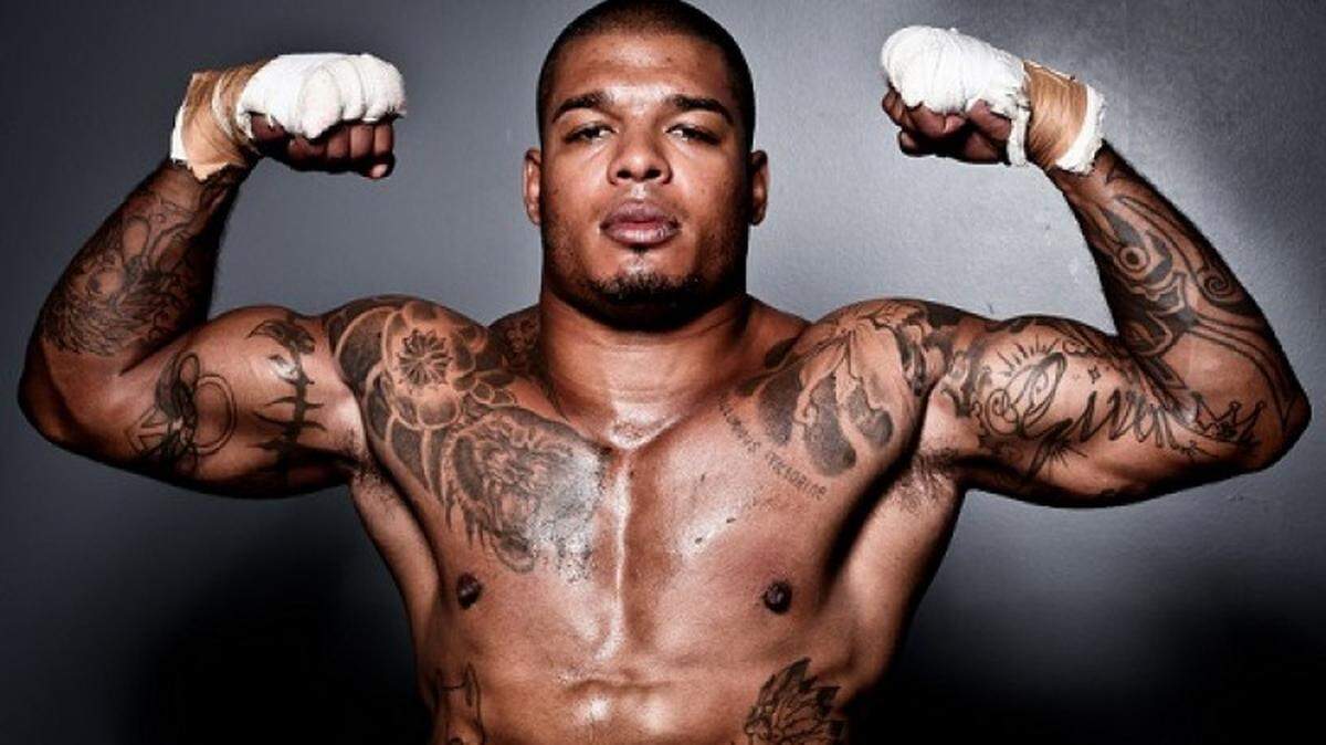 TRAS BRILLAR en otras disciplinas, Tyrone Spong quiere probarse ahora en el boxeo.
