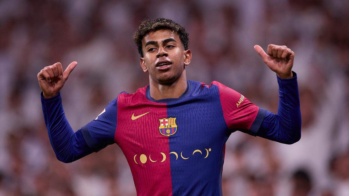 Lamine Yamal, jugador del FC Barcelona, celebra su gol ante el Real Madrid, el domingo 26 de octubre de 2024, en un partido en el Santiago Bernabeu, en Madrid. Yamal y otros jugadores del Barcelona sufrieron insultos racistas en el estadio del Madrid.