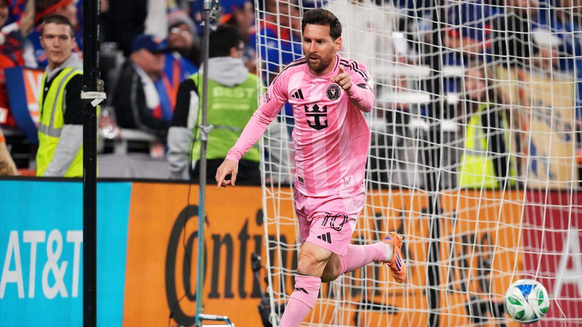Lionel Messi celebra tras marcar el primer gol del Inter Miami durante el partido de semifinales de la Conferencia Este de la MLS ante Cincinnati, efectuado el 23 de noviembre de 2025 en el TQL Stadium en Cincinnati, Ohio.