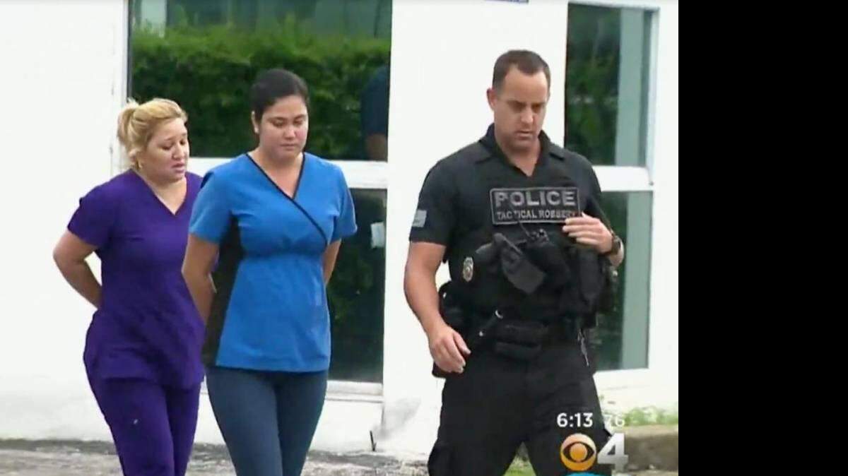 La terapeuta Clara R. Segura, de 43 años; y Arlene Hernández García, de 32 años.