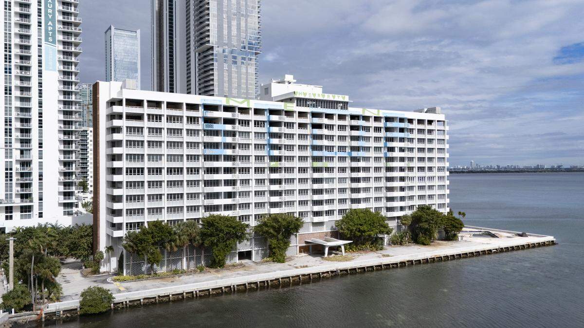 Residentes del condominio Biscayne 21 en Edgewater ganaron una demanda contra una promotora inmobiliaria. Esta es una imagen del edificio tomada el 15 de enero de 2026.