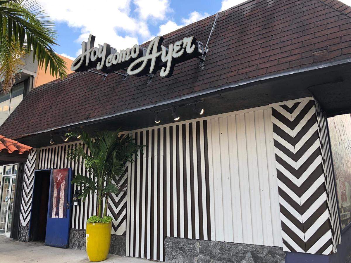 La fachada del club Hoy como Ayer muestra la transformación del local, que reabre sus puertas el martes 8 de octubre.