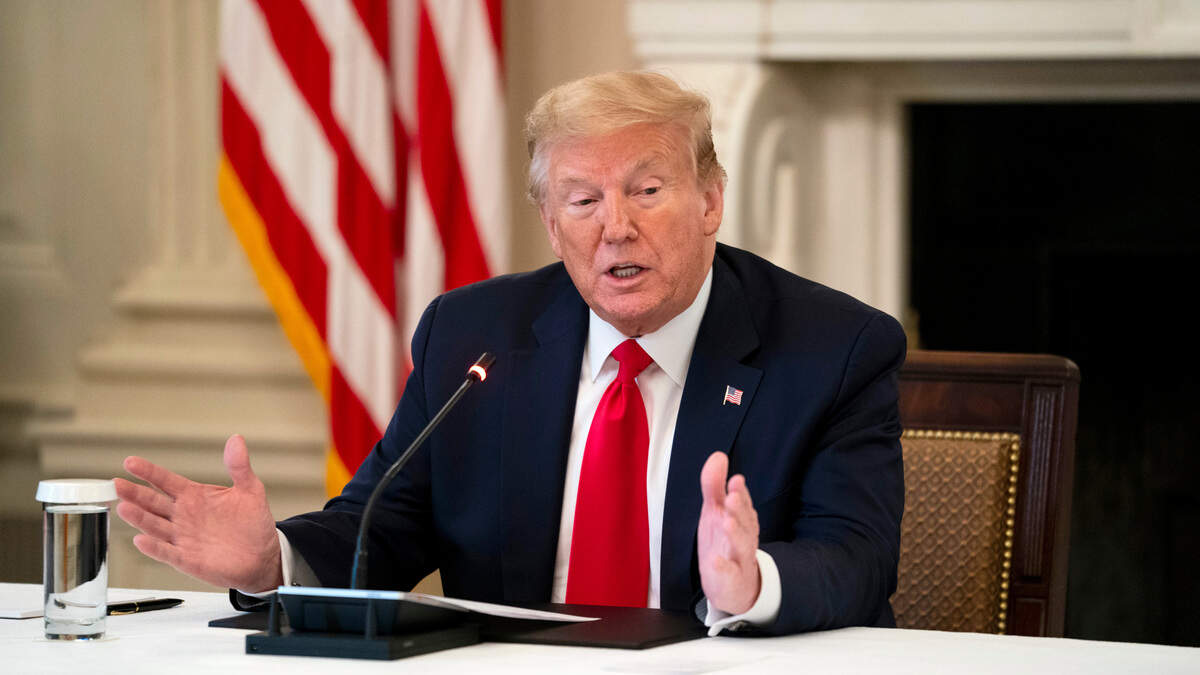 El presidente Donald Trump habla en una mesa redonda con ejecutivos de la industria sobre el plan para reactivar el país, el 29 de abril de 2020 en la Casa Blanca, en Washington DC.