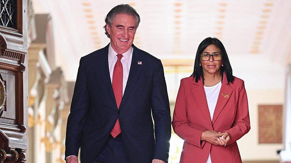 Delcy Rodríguez, y el secretario del Interior de Estados Unidos, Doug Burgum, encabezaron una reunión en el país suramericano para suscribir acuerdos con la petrolera británica Shell.
