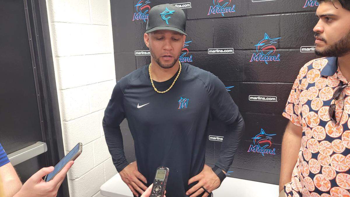 Yuli Gurriel feliz por jugar en Miami.
