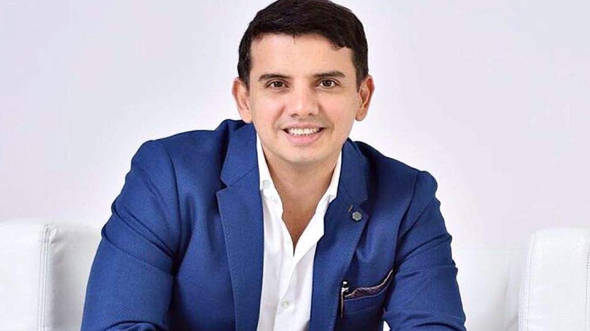Trini Vega.