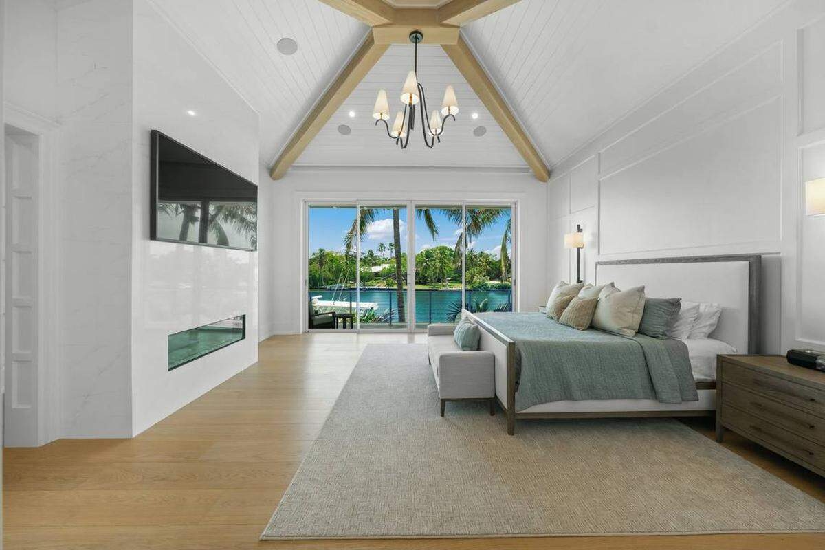 Esta propiedad de ultralujo, con un precio de $25,950,000, está a la venta en Longboat Key. SRQ360, Inc.