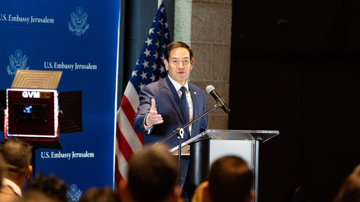 El secretario de Estado de Estados Unidos, Marco Rubio, da un discurso ante empleados de la Embajada de EEUU en Jerusalén, el domingo 16 de 2025, en esta imagen compartida en la red social X.