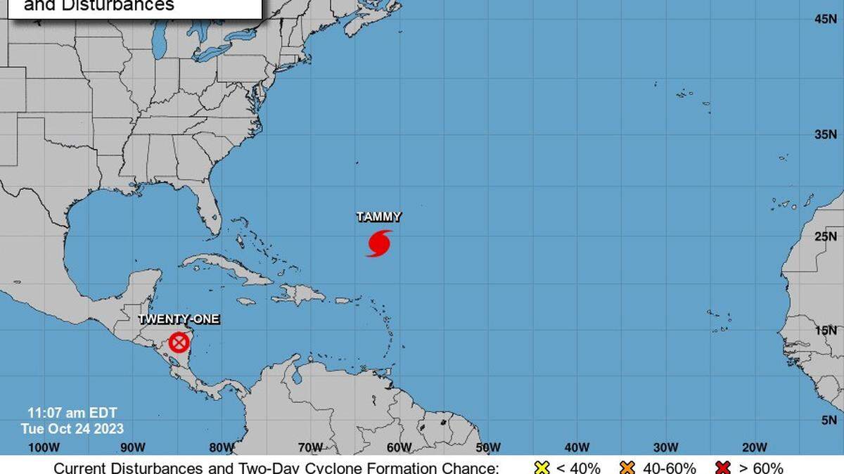 Depresión tropical 21 se disipa sobre Nicaragua y el huracán Tammy mantiene su paso hacia las Bermudas.
