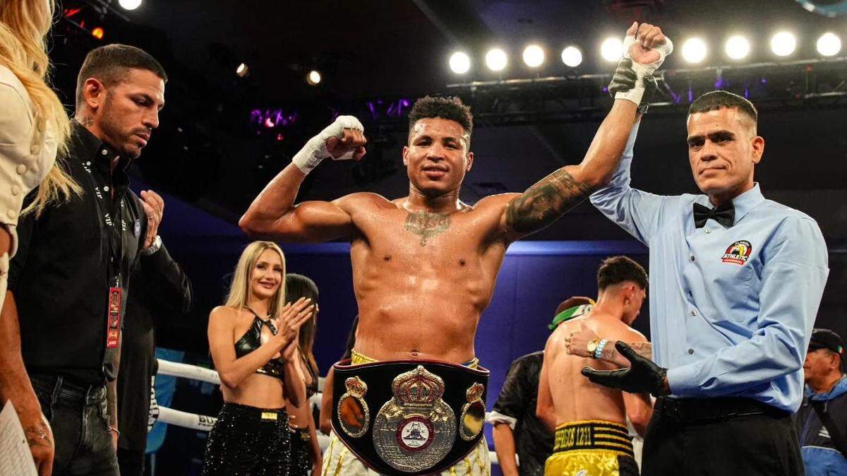 Kevin Brown tendrá la oportunidad de consolidarse con el título interino de las 140 libras de la AMB si vence el sábado a   Cletus Seldin. 