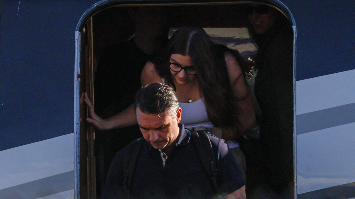 Tras escapar a Miami, Flávio Bolsonaro se declara presidente electo de Brasil