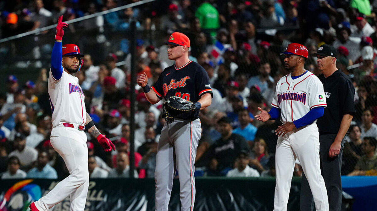 Agustín Ramírez reacciona tras pegar un hit por el equipo de República Dominicana ante los Tigres de Detroit, en el partido de preparación para el Clásico Mundial de Béisbol celebrado el 3 de marzo de 2026 en el Estadio Quisqueya Juan Marichal en Santo Domingo, República Dominicana. 