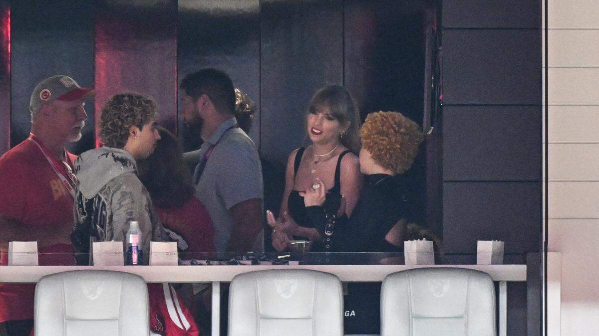 La cantante Taylor Swift llega al Allegiant Stadium de Las Vegas para ver a su novio Travis Kelce de los Kansas City Chiefs jugar contra los San Francisco 49ers en el Super Bowl, el domingo 11 de febrero de 2024.
