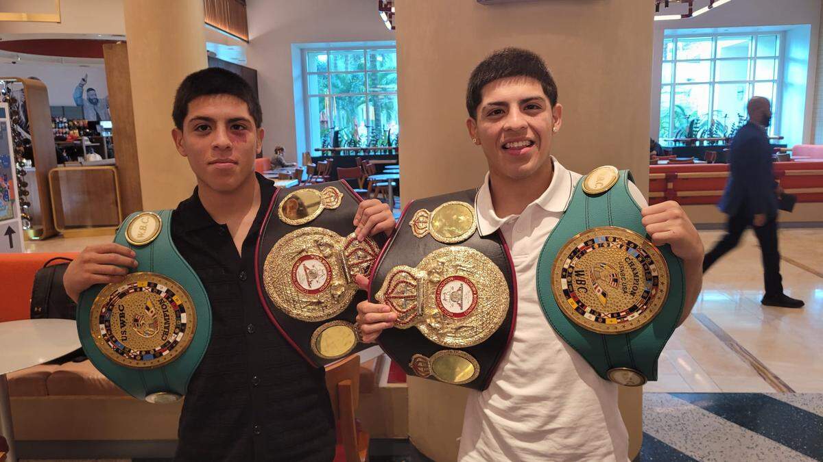 Los hermanos Ari (izq.) y Andrey Bonilla nunca se olvidarán del sur de la Florida. Ambos hicieron historia el pasado 23 de agosto cuando debutaron en el boxeo profesional en combates de 10 rounds.