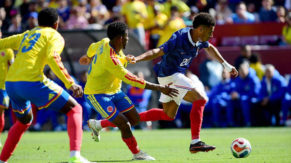 Con un doblete de Desiré Doué (der.), Francia derrotó 3-1 a Colombia, que terminó preocupada por su bajo nivel, a poco más de dos meses del Mundial 2026. 
