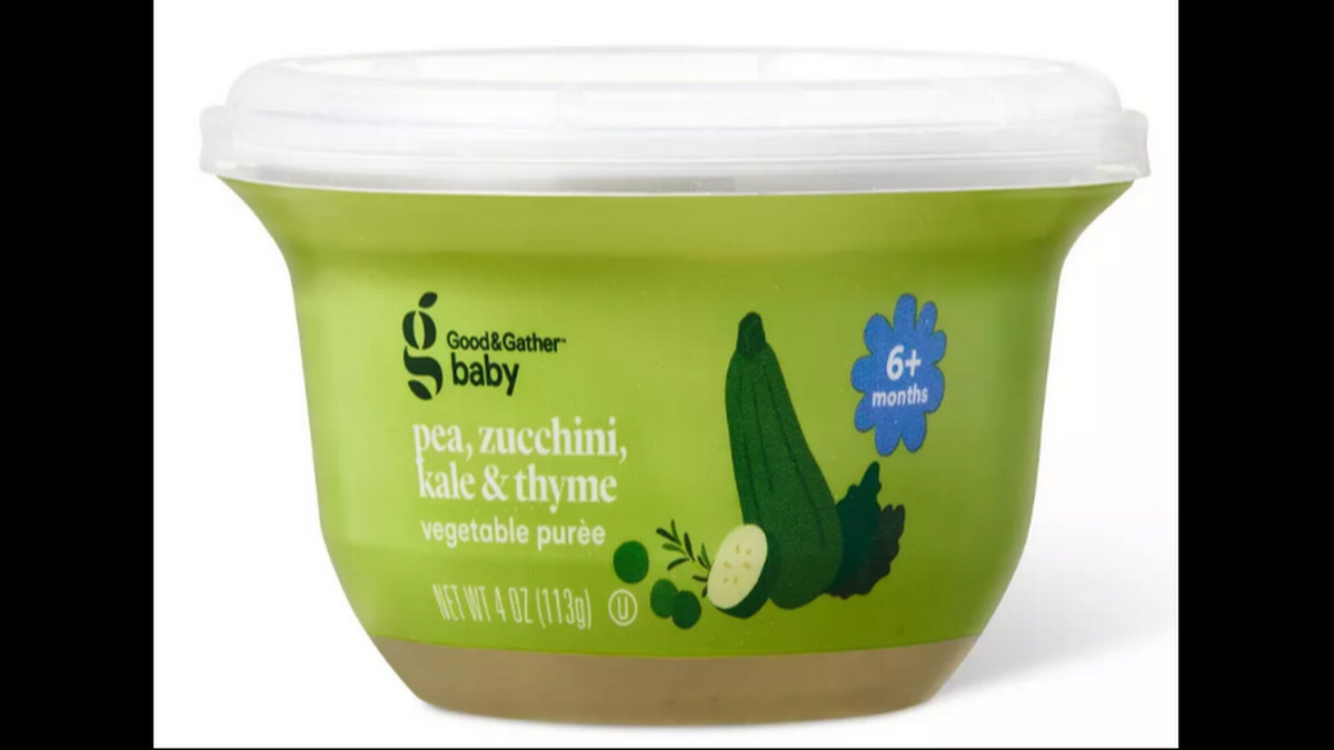 Compota de verduras de guisantes, calabacín, col rizada y tomillo de la marca Good & Gather, de Target. 