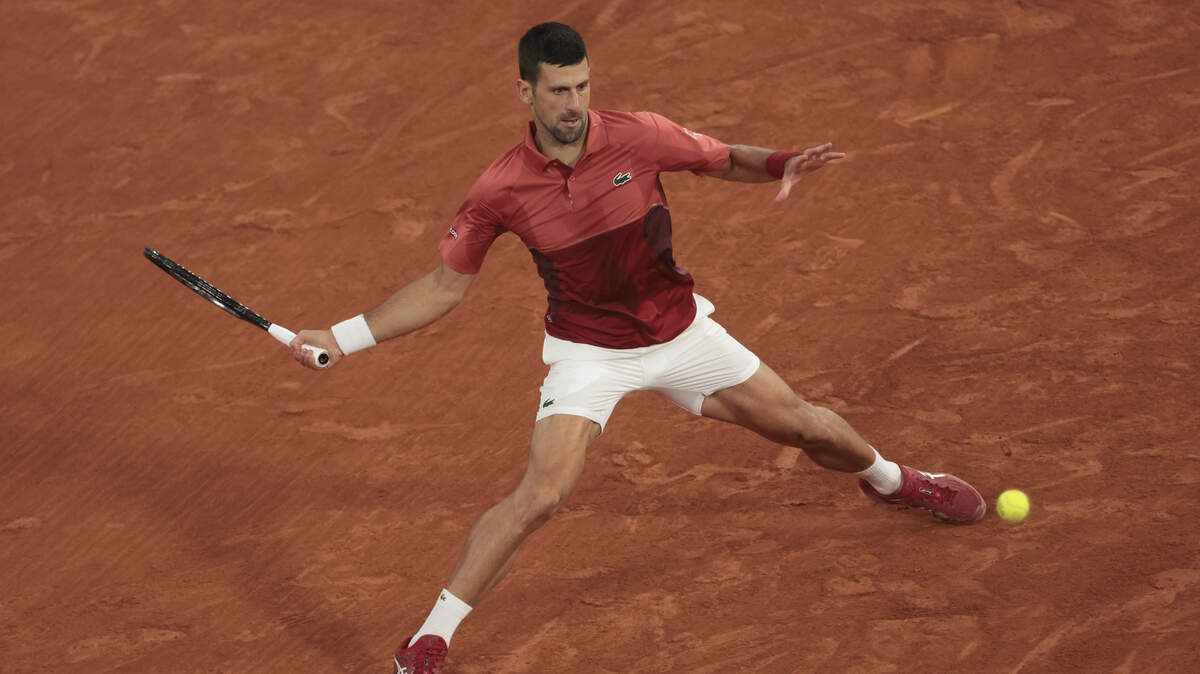 El serbio Novak Djokovic sobrevivió a la tempestad nocturna que le planteó el italiano Lorenzo Musetti, que le puso contra las cuerdas camino de los octavos de final de Roland Garros, pero que acabó remontando 7-5, 6-7(6), 2-6, 6-3 y 6-0.