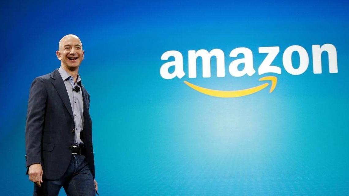 Jeff Bezos, presidente ejecutivo de Amazon, en el escenario durante una actividad de la compañía en el 2014. Cuatro años más tarde, la sede de la empresa en Seattle le ha quedado pequeña y está buscando una ciudad para crear una segunda sede. Miami está en esa lista y la búsqueda ocurre en momentos en que el Condado Miami-Dade desea atraer a más empresas con incentivos de reubicación.