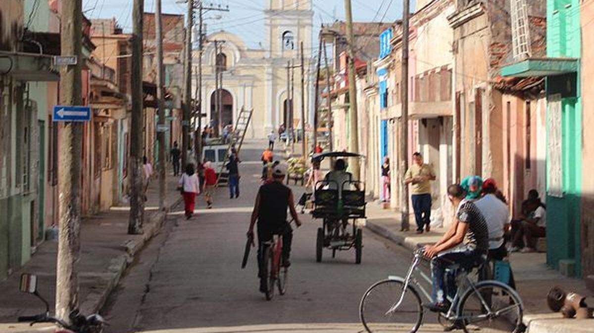 Imagen de archivo de la Calle del Cristo en Camagüey, Cuba, publicada el 21 de enero de 2012 en Wikipedia. Este sábado se elevó a tres la cifra de muertes por un accidente de autobuses en Camagüey.