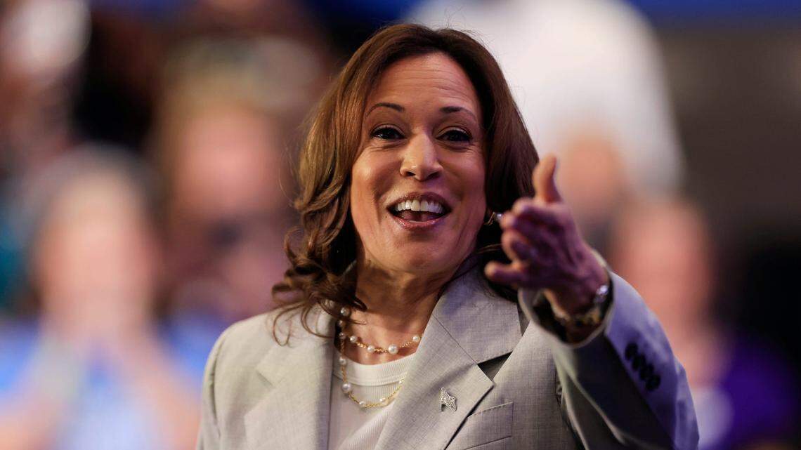 La vicepresidenta Kamala Harris da un discurso en el Centro de Convenciones Prime Osborn en Jacksonville, Florida, el miércoles 1 de mayo de 2024. Harris visitó el estado para denunciar la nueva ley estatal que entro en vigor y prohíbe el aborto después de seis semanas de embarazo.