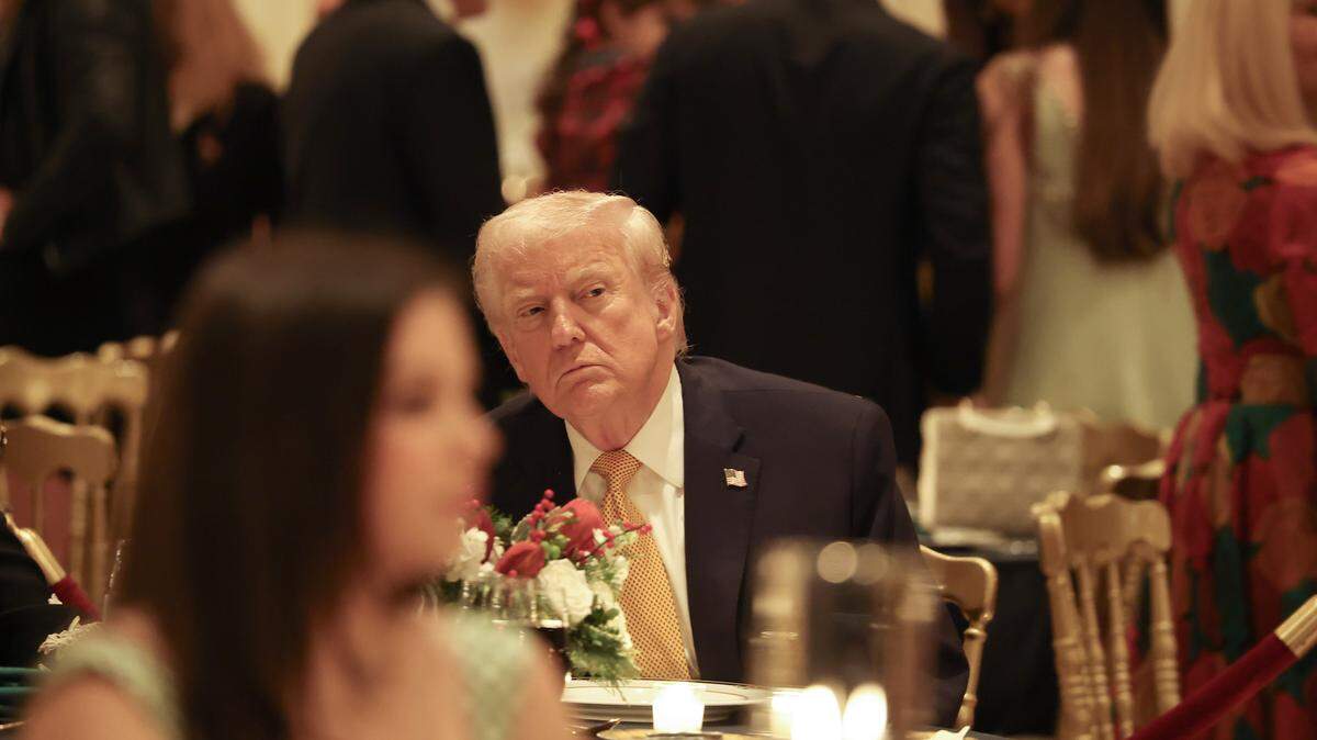 PALM BEACH, FLORIDA - DECEMBER 24: U.S. President Donald Trump attends a Christmas Eve Dinner At Mar-a-Lago on December 24, 2025 in Palm Beach, Florida. Trump is spending the holidays in Florida this year. (Photo by Tasos Katopodis/Getty Images)
