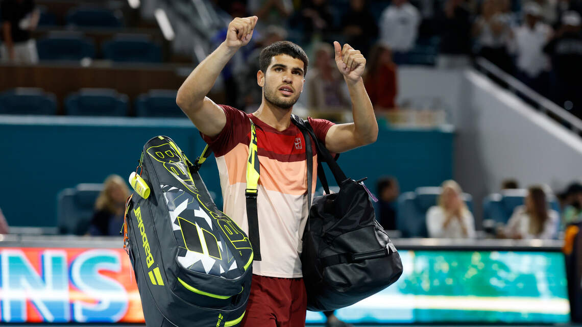 Batacazo en el Miami Open: Alcaraz se despide en su debut. Djokovic domina y empata récord de Nadal