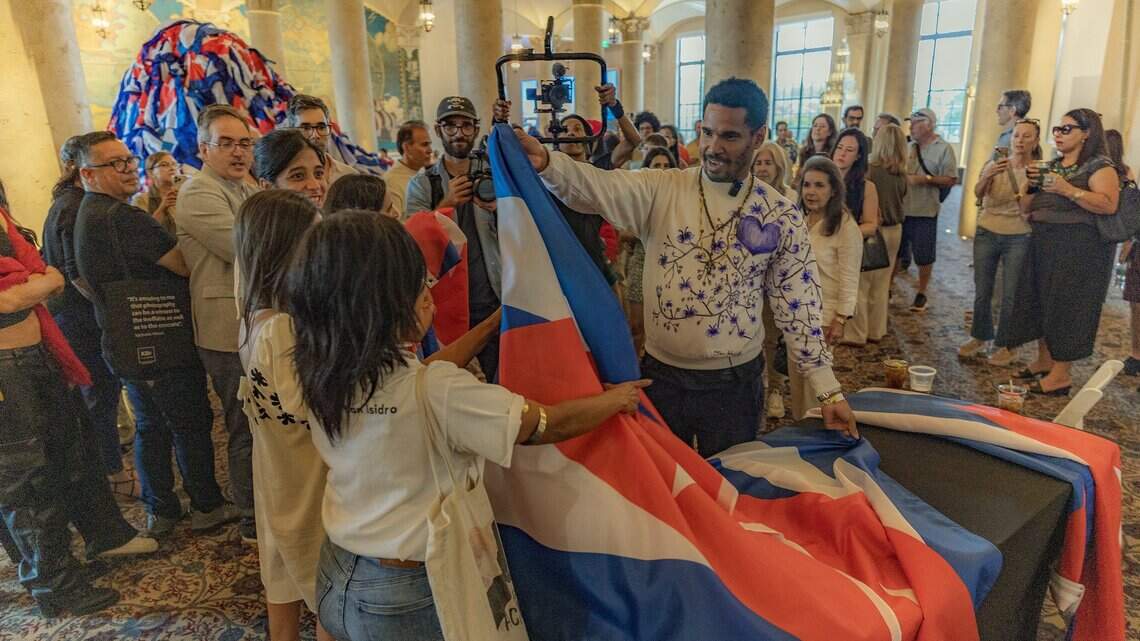 Luis Otero Alcántara recibe en Miami miles de cartas de apoyo que no pudo leer por estar preso en Cuba