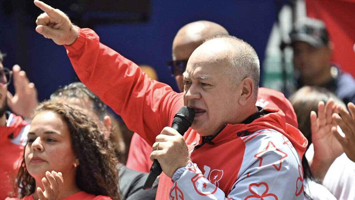 Cabello tilda de 'show' denuncias de impedimentos a Machado para volver a Venezuela
